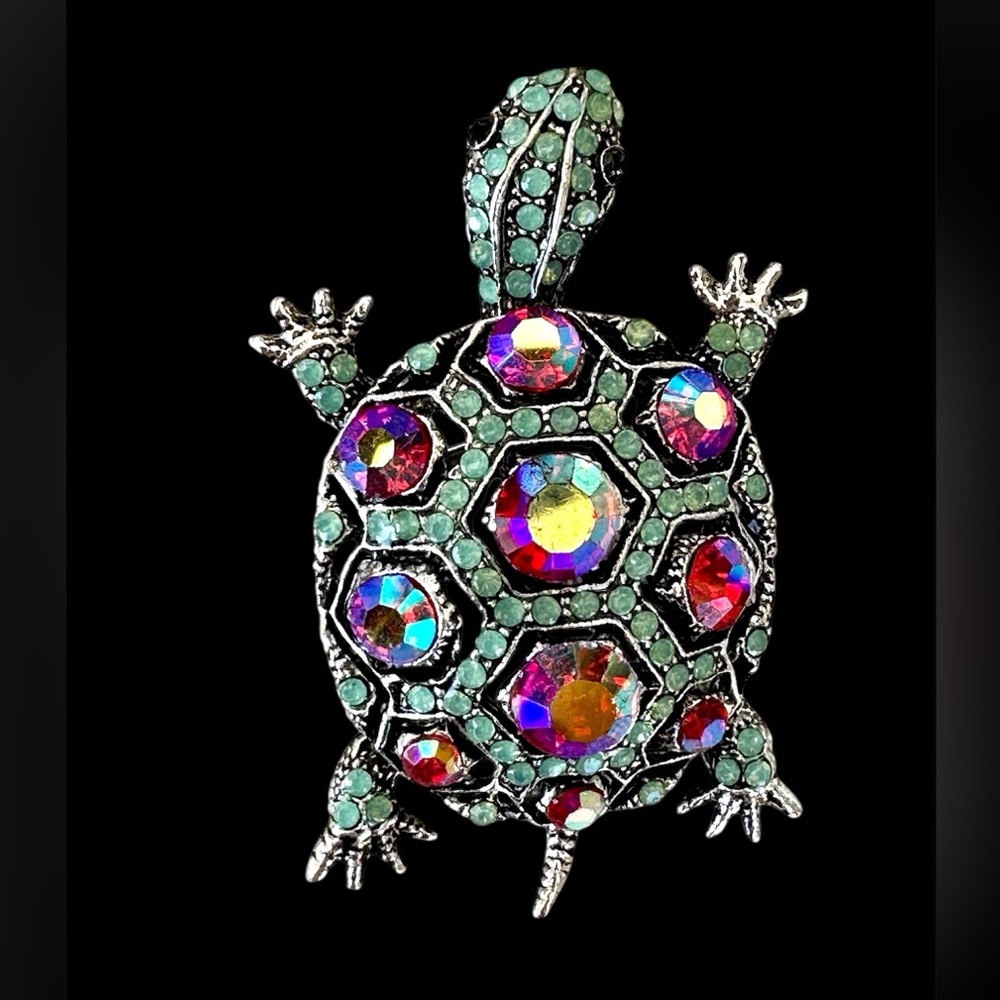 Beautiful turtle 🐢 rhinestone, pin brooch NWOT